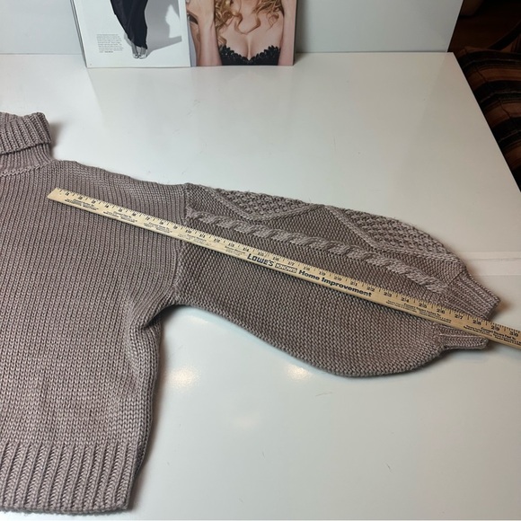 JustFab Gray Cowl Turtleneck Sweater with Ribbed Knit Texture - Picture 5 of 7